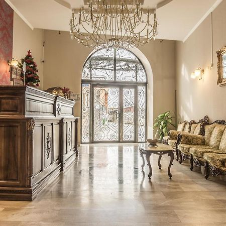 Hotel Ferdinand Haţeg Екстериор снимка