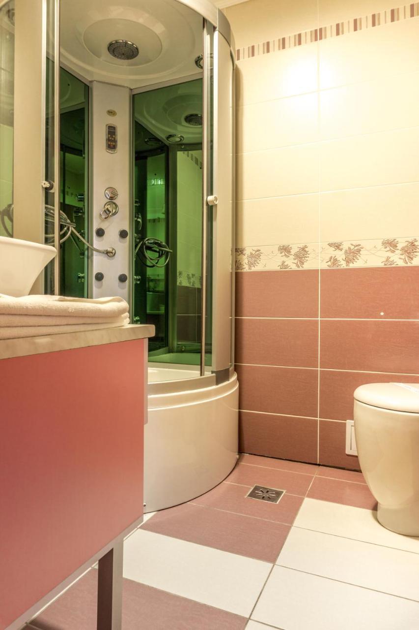 Hotel Ferdinand Haţeg Екстериор снимка