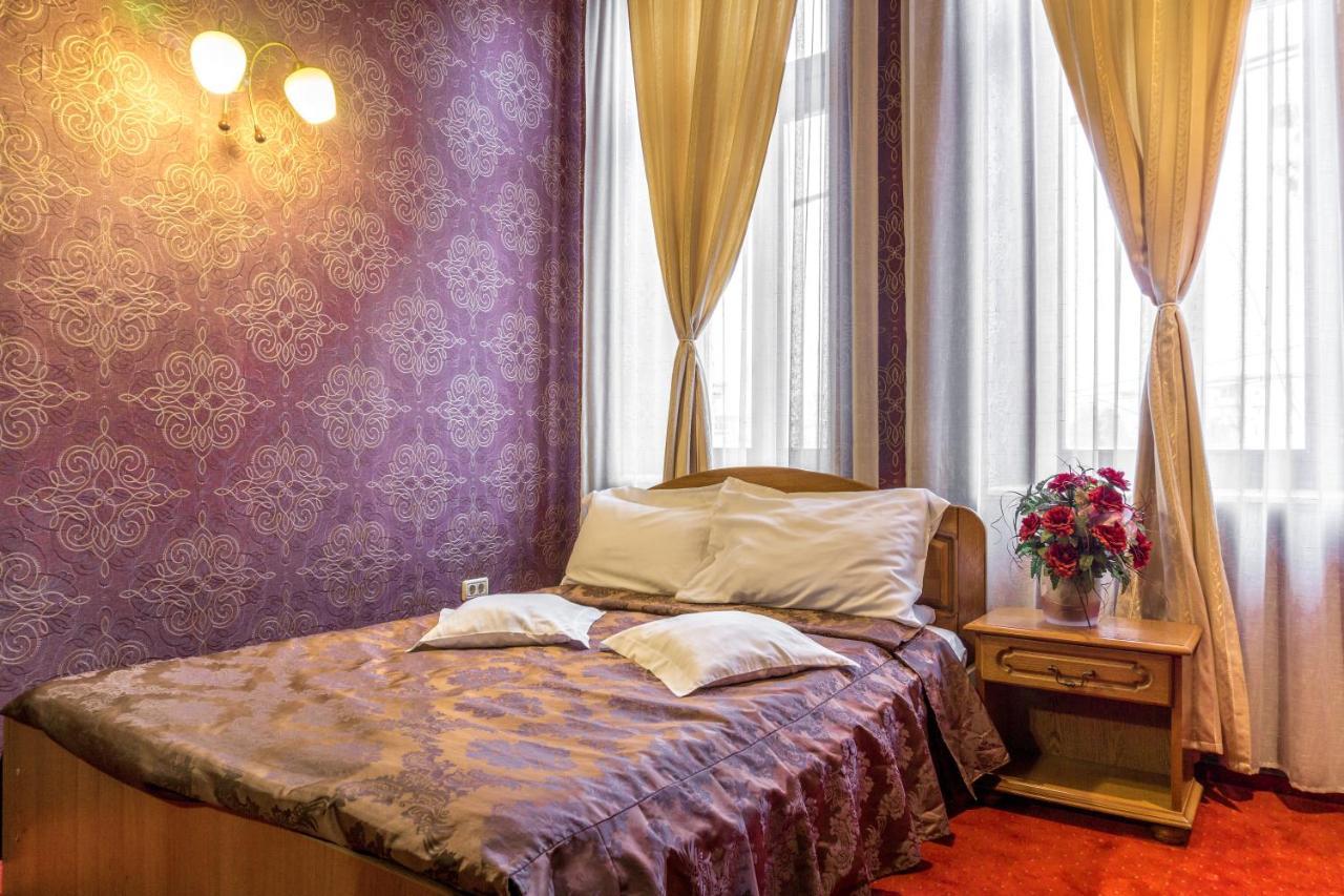 Hotel Ferdinand Haţeg Екстериор снимка