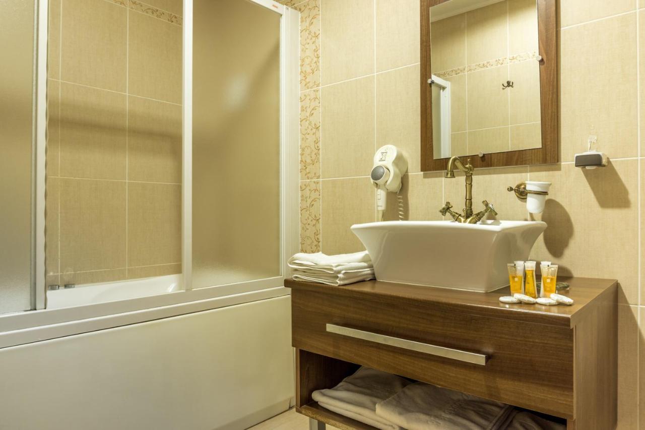 Hotel Ferdinand Haţeg Екстериор снимка